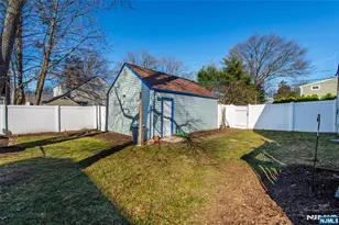 175 Hillside Ave, Bergenfield, NJ 07621 - Photo 19