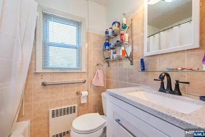 175 Hillside Avenue, Bergenfield, NJ 07621 - Photo 11