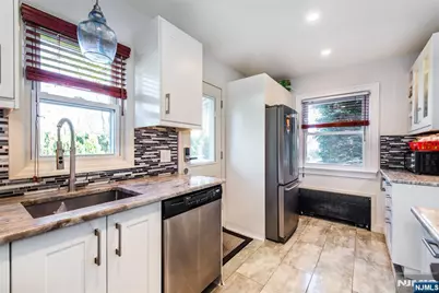 175 Hillside Avenue, Bergenfield, NJ 07621 - Photo 7