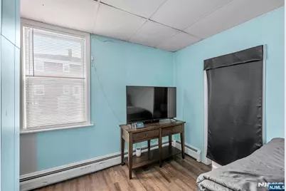 19 Entwistle Avenue, Nutley, NJ 07110 - Photo 11