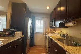 140 Parkview Dr, Teaneck Township, NJ 07666 - Photo 9