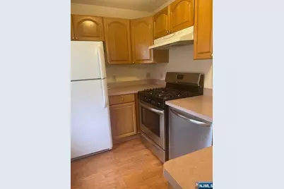 273 Edwards Street 2 #2, Ridgewood, NJ 07450 - Photo 5