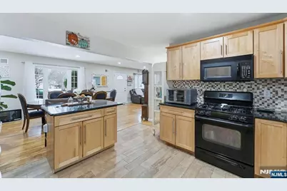 260 Hamilton Road, Teaneck Township, NJ 07666 - Photo 15