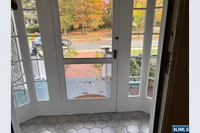 252 Highwood Avenue 1 #1, Ridgewood, NJ 07450 - Photo 3