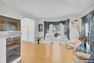 1 Sherwood Ct, Old Tappan, NJ 07675 - Photo 5