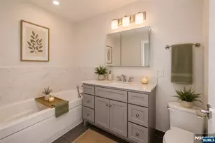 100 Carlyle 9Ds, Cliffside Park, NJ 07010 - Photo 9