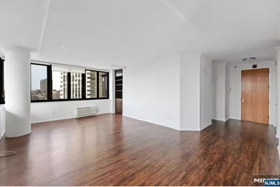 100 Carlyle 9Ds #9DS, Cliffside Park, NJ 07010 - Photo 5