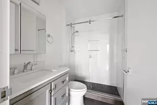 100 Carlyle 9Ds, Cliffside Park, NJ 07010 - Photo 15