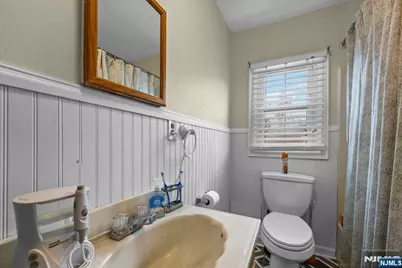 60 Belleview Avenue, Butler, NJ 07405 - Photo 33