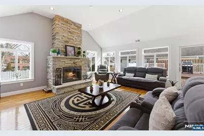 60 Belleview Avenue, Butler, NJ 07405 - Photo 5