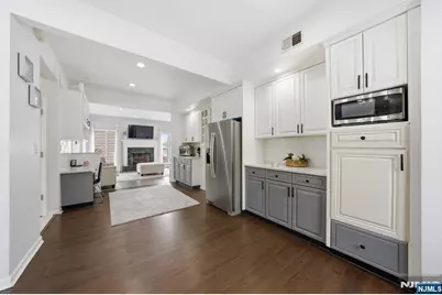 270 Baldwin Avenue, Hasbrouck Heights, NJ 07604 - Photo 9