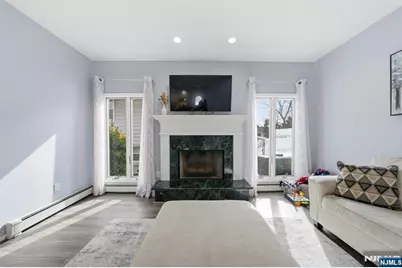 270 Baldwin Avenue, Hasbrouck Heights, NJ 07604 - Photo 15