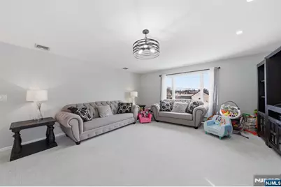 270 Baldwin Avenue, Hasbrouck Heights, NJ 07604 - Photo 23