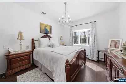 270 Baldwin Avenue, Hasbrouck Heights, NJ 07604 - Photo 39