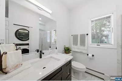 270 Baldwin Avenue, Hasbrouck Heights, NJ 07604 - Photo 37