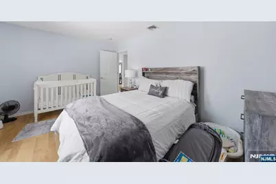 270 Baldwin Avenue, Hasbrouck Heights, NJ 07604 - Photo 29