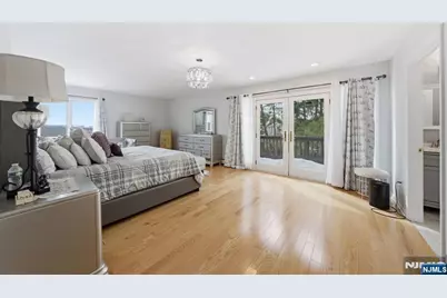 270 Baldwin Avenue, Hasbrouck Heights, NJ 07604 - Photo 31