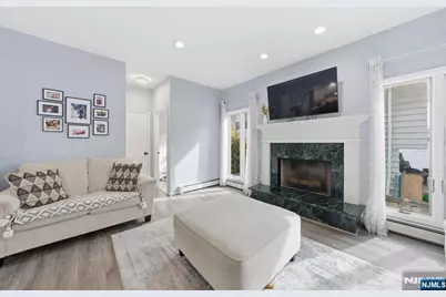 270 Baldwin Avenue, Hasbrouck Heights, NJ 07604 - Photo 17