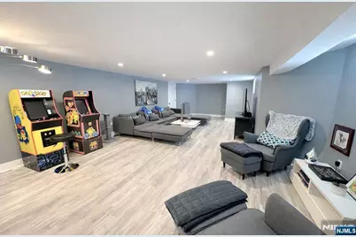 104 Walter Avenue, Hasbrouck Heights, NJ 07604 - Photo 27