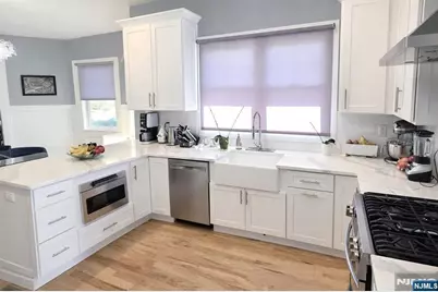 104 Walter Avenue, Hasbrouck Heights, NJ 07604 - Photo 11