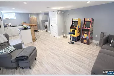 104 Walter Avenue, Hasbrouck Heights, NJ 07604 - Photo 29