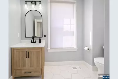 104 Walter Avenue, Hasbrouck Heights, NJ 07604 - Photo 17