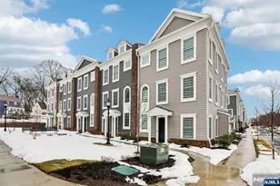 69 Parkside Ln 1203, Teaneck Township, NJ 07666 - Photo 3