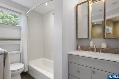 39 Springfield Avenue 1st Floor #1st Floor, Hasbrouck Heights, NJ 07604 - Photo 5