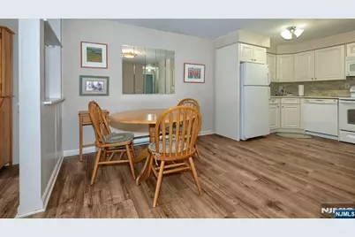 520 Newark Pompton 222 #222, Pequannock Township, NJ 07444 - Photo 7