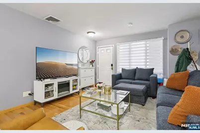 25 Willow Wood Square 25 #25, East Rutherford, NJ 07073 - Photo 9