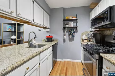 25 Willow Wood Square 25 #25, East Rutherford, NJ 07073 - Photo 13