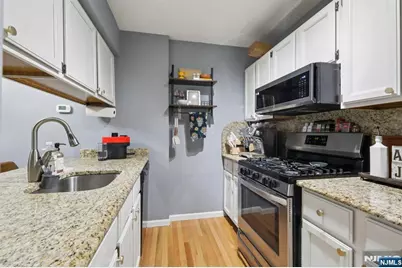 25 Willow Wood Square 25 #25, East Rutherford, NJ 07073 - Photo 11