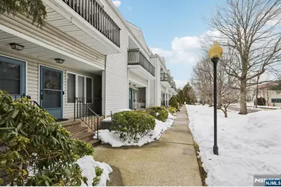 25 Willow Wood Square 25 #25, East Rutherford, NJ 07073 - Photo 3