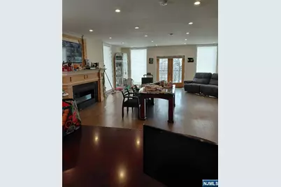 422 Anderson Avenue, Cliffside Park, NJ 07010 - Photo 25