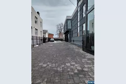 422 Anderson Avenue, Cliffside Park, NJ 07010 - Photo 5