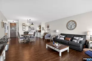 6 Horizon Road 1704, Fort Lee, NJ 07024 - Photo 3
