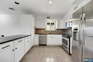 2413 Hammett Ave, Fort Lee, NJ 07024 - Photo 13