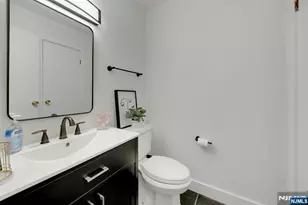 2413 Hammett Ave, Fort Lee, NJ 07024 - Photo 45