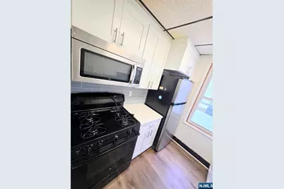 655 Marin Avenue, Lyndhurst Township, NJ 07071 - Photo 7