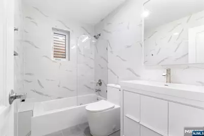 539 Undercliff Avenue 4 #4, Edgewater, NJ 07020 - Photo 13