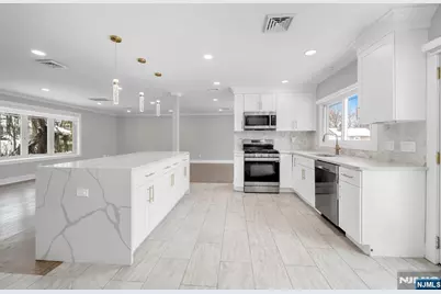 475 Cedar Lane, Paramus, NJ 07652 - Photo 5