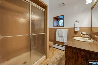 101 Schuyler Avenue, Pompton Lakes, NJ 07442 - Photo 21