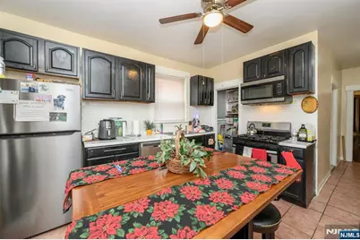 1053 Hunterdon Street, Newark, NJ 07112 - Photo 13