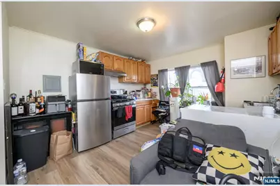 1053 Hunterdon Street, Newark, NJ 07112 - Photo 33