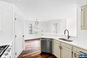 6001 Tudor, Pequannock Township, NJ 07444 - Photo 9