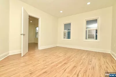 81 Berkeley Avenue, Bloomfield, NJ 07003 - Photo 25