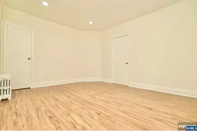 81 Berkeley Avenue, Bloomfield, NJ 07003 - Photo 23