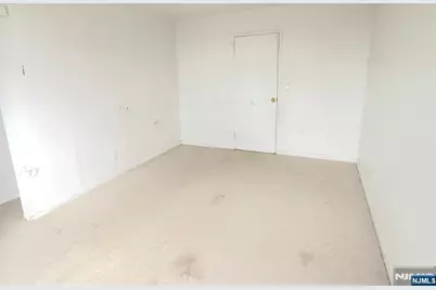 2345 Linwood Avenue 4B #4B, Fort Lee, NJ 07024 - Photo 15