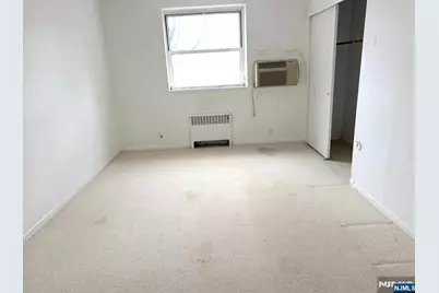 2345 Linwood Avenue 4B #4B, Fort Lee, NJ 07024 - Photo 13