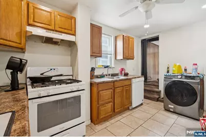 96-98 Beaumont Place, Newark, NJ 07104 - Photo 11